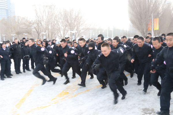 新疆大學(xué)生公益跑活動走進新疆司法警官學(xué)校