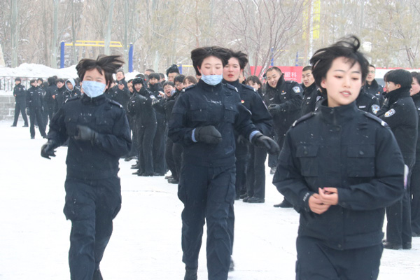 新疆大學(xué)生公益跑活動走進新疆司法警官學(xué)校